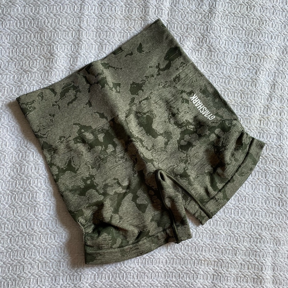 ❌ SOLD Gymshark Adapt Camo Shorts